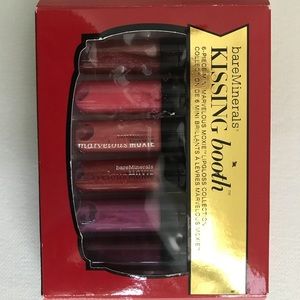 Bare minerals kissing booth brand new!